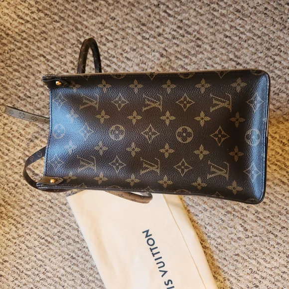 LVee Louie Brown Monogram Onthego Tote Bag - Picture 3 of 5